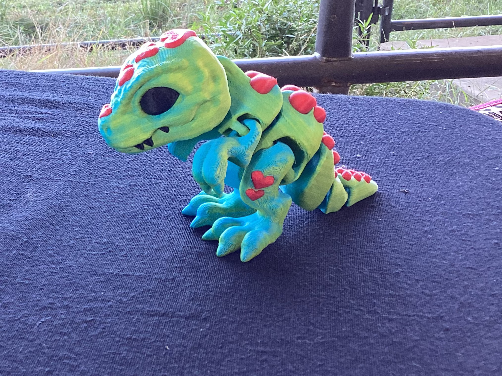 Dino with hearts